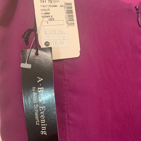 Stunning chiffon purple gown with extra flow swag - Picture 8 of 10